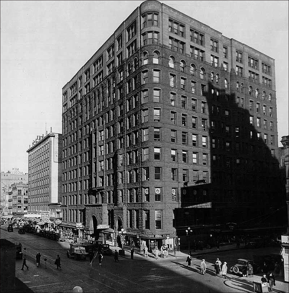 LILEKS (James) Minneapolis Lumber Exchange